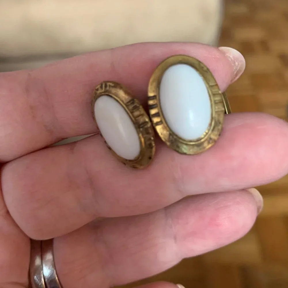 Vintage 1950 Men Cufflinks Gold Tone & White Agate